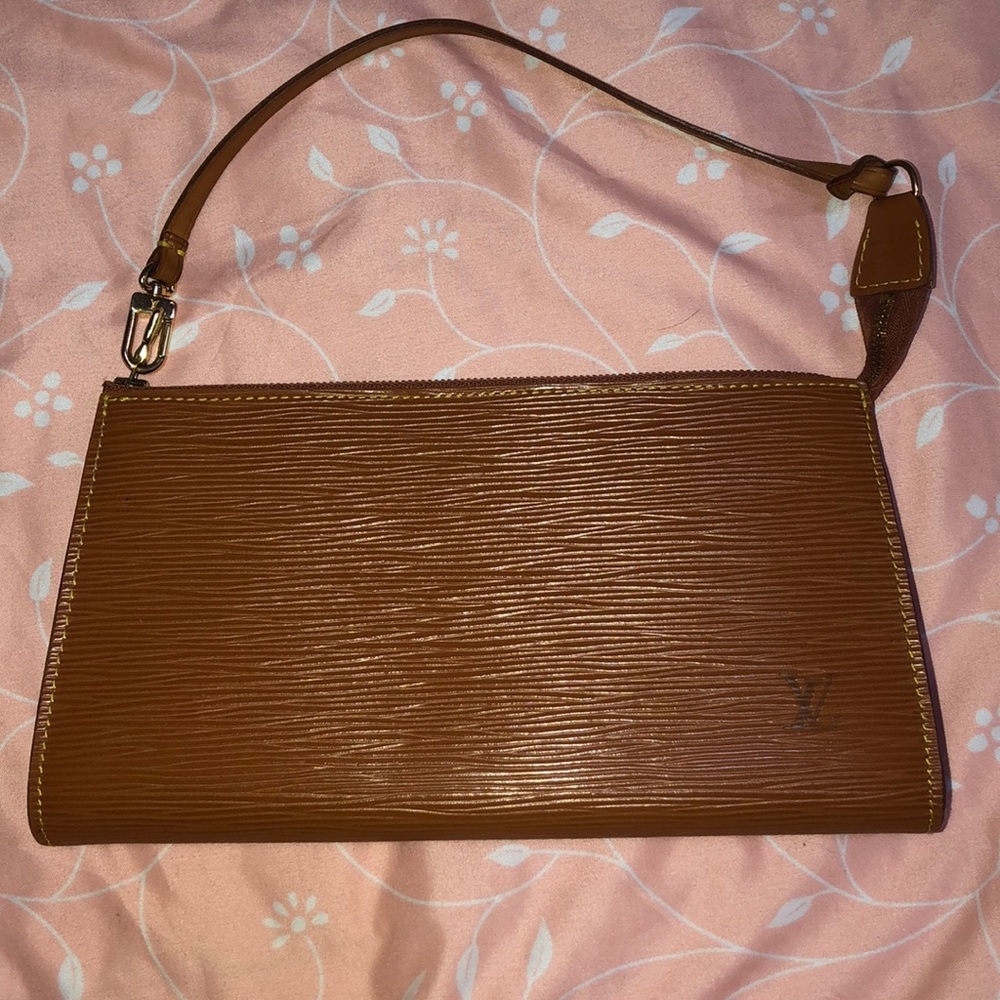 Louise Vuitton Epi clutch bag
